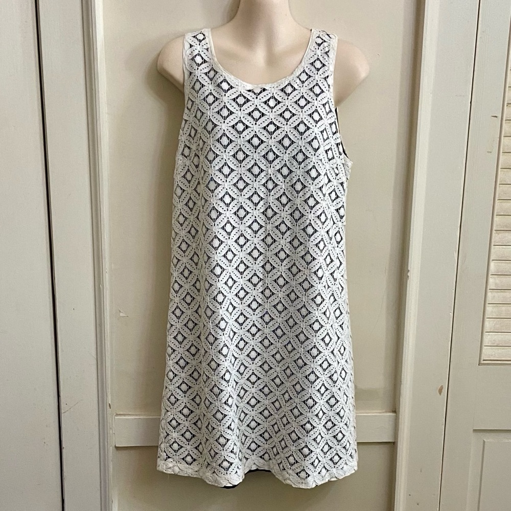 Apt. 9 Elegant White Lined Dress Size M